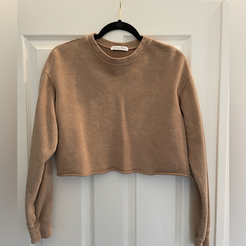 Cropped Pullover. - Picture 2 of 6